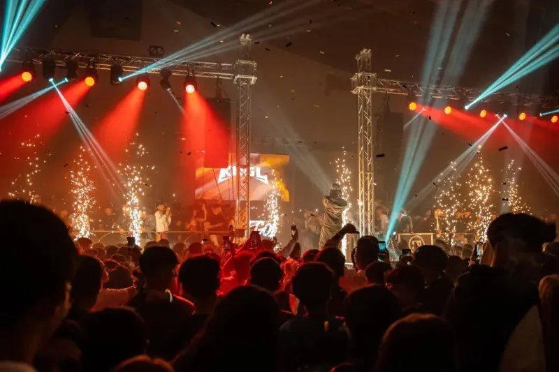 Produzione concerti Sicilia — Feel The Vibe Agency